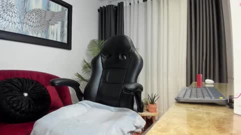 Zoe online show from March 2026 07:50:01 PM