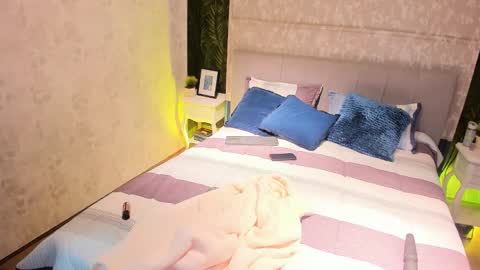 Snapshot of zoee_15 chatting on January 2026 03:30:02 AM Zoe online show from January 2026 03:30:02 AM