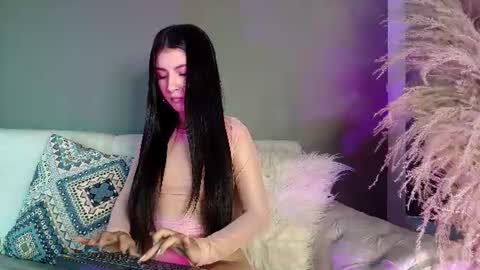 Snapshot of zoee_8 chatting on July 2026 12:02:02 AM ZOE online show from July 2026 12:02:02 AM