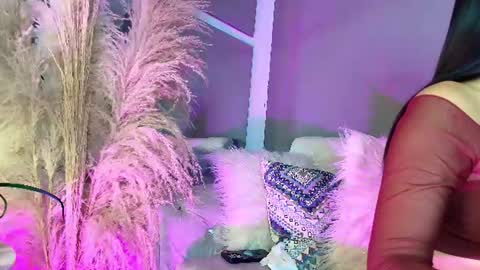 Snapshot of zoee_8 chatting on July 2026 10:44:02 PM ZOE online show from July 2026 10:44:02 PM