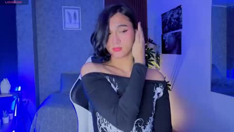 Snapshot of zoee_kiss_ chatting on June 2026 05:56:01 AM ZOE online show from June 2026 05:56:01 AM
