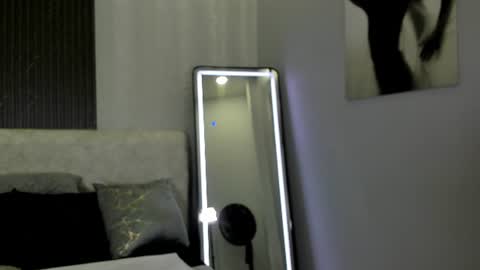 Zoe 3 online show from June 2026 11:33:01 AM