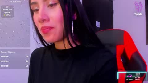 Snapshot of zoegp chatting on July 2026 05:00:01 AM Laura online show from July 2026 05:00:01 AM