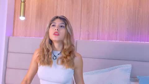 Snapshot of zoehangel chatting on April 2026 01:19:01 PM Zoe online show from April 2026 01:19:01 PM