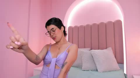 Zoe  online show from May 2026 12:11:01 PM