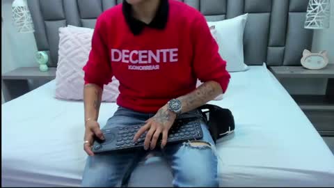 Zoe Krug online show from April 2026 12:21:01 PM