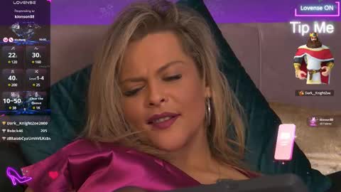 Snapshot of zoemesmerizee chatting on March 2025 07:05:02 AM ZoeMesmerize online show from March 2025 07:05:02 AM