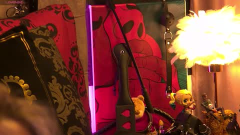 Snapshot of zoemesmerizee chatting on November 2025 10:59:02 AM ZoeMesmerize online show from November 2025 10:59:02 AM