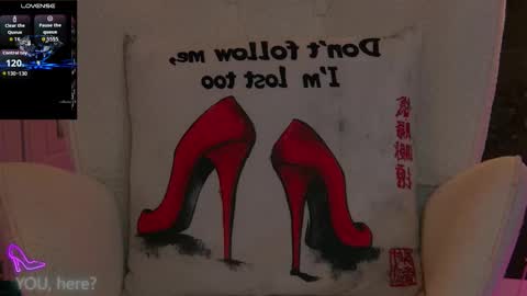 Snapshot of zoemesmerizee chatting on December 2025 01:37:02 PM ZoeMesmerize online show from December 2025 01:37:02 PM