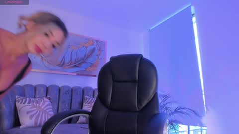 Zoe Presley  online show from February 2025 09:20:02 PM