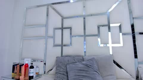 ZoeSwam online show from December 2025 11:30:02 AM