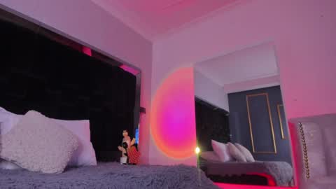 zoevidal_ online show from January 2025 11:45:02 AM