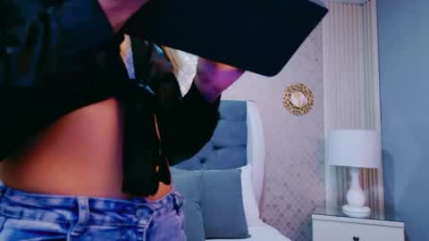Snapshot of zoewilliis chatting on June 2026 12:19:01 PM ZoeWilliis online show from June 2026 12:19:01 PM