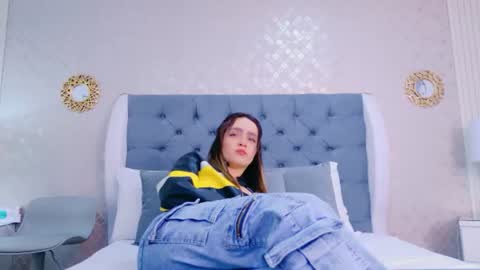Snapshot of zoewilliis chatting on June 2026 11:08:02 AM ZoeWilliis online show from June 2026 11:08:02 AM