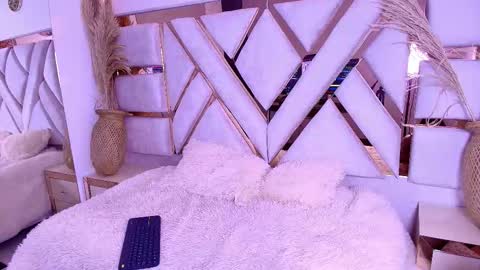 Snapshot of zoey_dim chatting on December 2025 08:49:02 PM zoey_dim online show from December 2025 08:49:02 PM