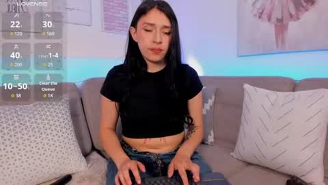 Zoey  online show from June 2026 01:32:02 PM