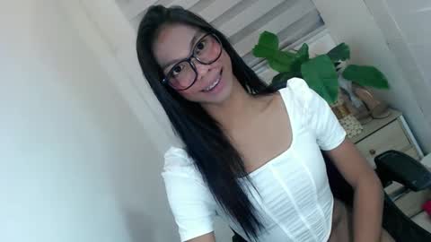 zoey online show from March 2025 09:32:02 PM