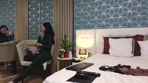 Zoey online show from February 2025 07:30:01 PM