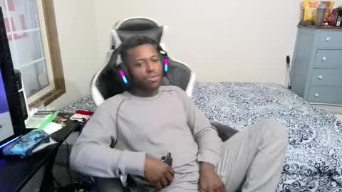 Snapshot of zoneingout chatting on December 2024 09:26:02 PM zoneingout online show from December 2024 09:26:02 PM