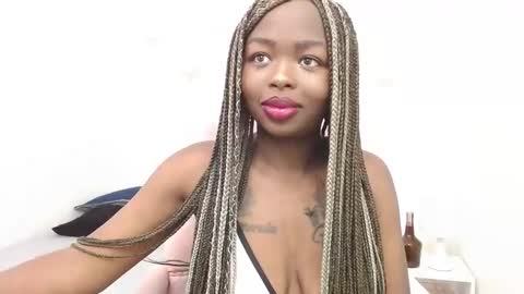 Zooe online show from December 2024 12:36:01 PM