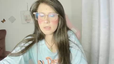 Snapshot of zooeybelair chatting on June 2026 04:54:02 AM Alicie online show from June 2026 04:54:02 AM