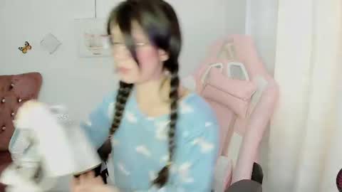 Snapshot of zooeybelair chatting on July 2026 03:40:01 PM Alicie online show from July 2026 03:40:01 PM