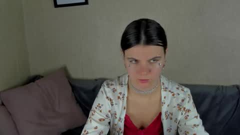 Zoriana online show from November 2025 09:19:01 PM