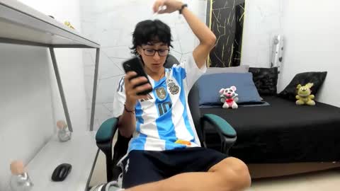     online show from November 2025 07:16:01 PM