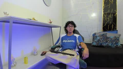     online show from November 2025 07:25:01 PM