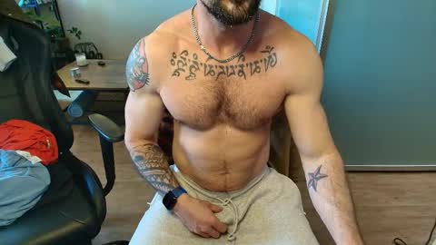 Snapshot of zuko_zen69 chatting on April 2026 01:47:01 AM Zuko online show from April 2026 01:47:01 AM