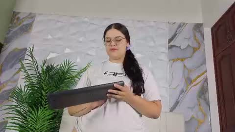 zully_fox online show from June 2026 04:40:01 AM