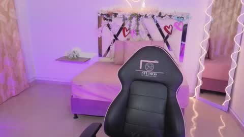 ZURY   online show from November 2025 11:44:02 AM