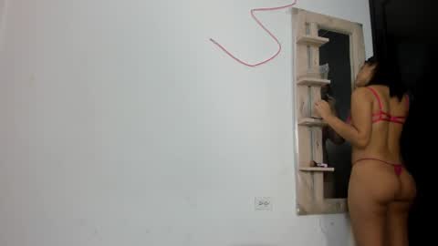 zyra_vox online show from December 2025 02:25:02 PM