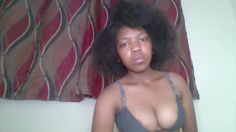 Snapshot of zyraelle_01 chatting on April 2026 01:35:02 PM zyraelle_01 online show from April 2026 01:35:02 PM