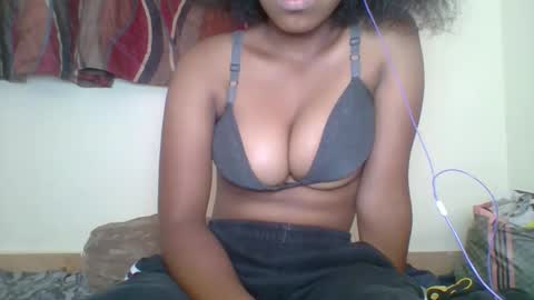 Snapshot of zyraelle_01 chatting on April 2026 08:28:02 AM zyraelle_01 online show from April 2026 08:28:02 AM
