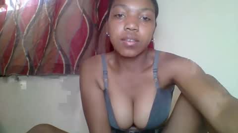 Snapshot of zyraelle_01 chatting on April 2026 12:42:02 PM zyraelle_01 online show from April 2026 12:42:02 PM