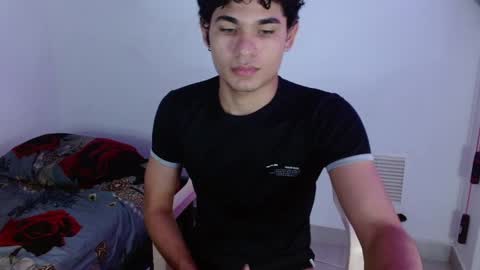 Snapshot of zyrosxk chatting on December 2024 05:00:01 AM antonio felipe online show from December 2024 05:00:01 AM