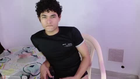 Snapshot of zyrosxk chatting on January 2025 09:33:01 AM antonio felipe online show from January 2025 09:33:01 AM