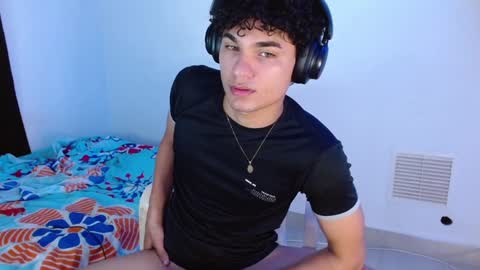 Snapshot of zyrosxk chatting on January 2025 09:36:02 AM antonio felipe online show from January 2025 09:36:02 AM