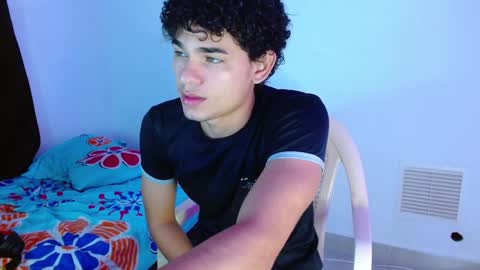 Snapshot of zyrosxk chatting on January 2025 08:36:01 AM antonio felipe online show from January 2025 08:36:01 AM