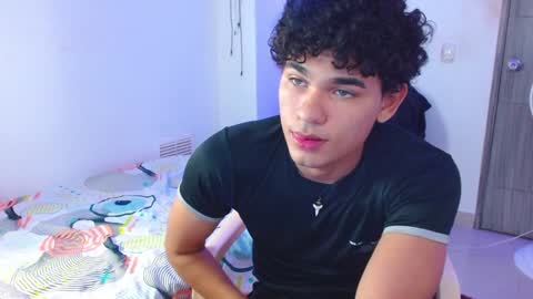 Snapshot of zyrosxk chatting on February 2025 07:18:01 AM antonio felipe online show from February 2025 07:18:01 AM