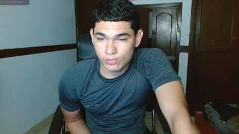 Snapshot of zyrosxk chatting on September 2025 11:48:01 PM antonio felipe online show from September 2025 11:48:01 PM