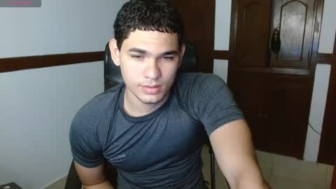 Snapshot of zyrosxk chatting on September 2025 10:00:01 PM antonio felipe online show from September 2025 10:00:01 PM