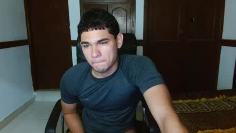 Snapshot of zyrosxk chatting on September 2025 12:25:02 AM antonio felipe online show from September 2025 12:25:02 AM