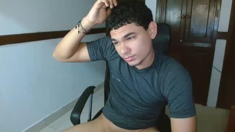 Snapshot of zyrosxk chatting on September 2025 07:01:02 AM antonio felipe online show from September 2025 07:01:02 AM