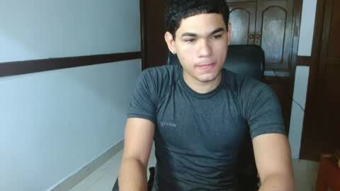Snapshot of zyrosxk chatting on October 2025 06:31:01 AM antonio felipe online show from October 2025 06:31:01 AM