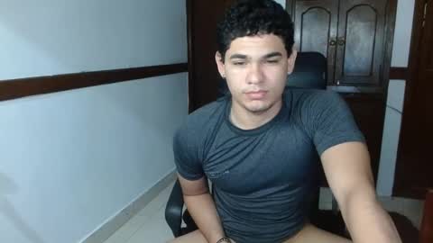 Snapshot of zyrosxk chatting on October 2025 06:13:02 AM antonio felipe online show from October 2025 06:13:02 AM