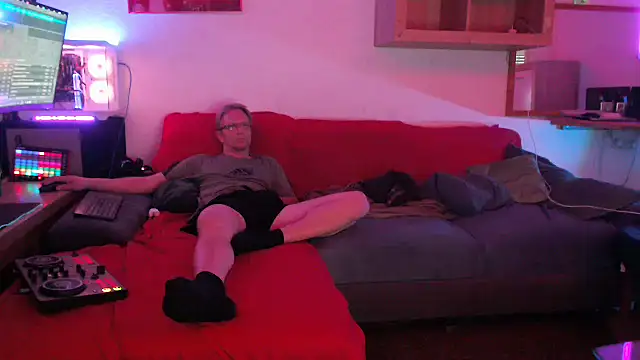 Snapshot of davidgntxxxxx chatting on April 2026 05:29:01 PM davidgntxxxxx online show from April 2026 05:29:01 PM