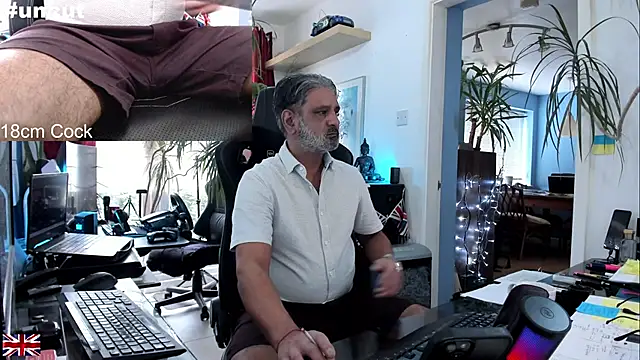 OnlineBossUK online show from September 2025 01:27:01 PM