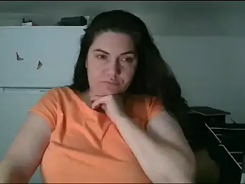 Snapshot of Squirtlady38 chatting on December 2024 02:20:02 AM Squirtlady38 online show from December 2024 02:20:02 AM